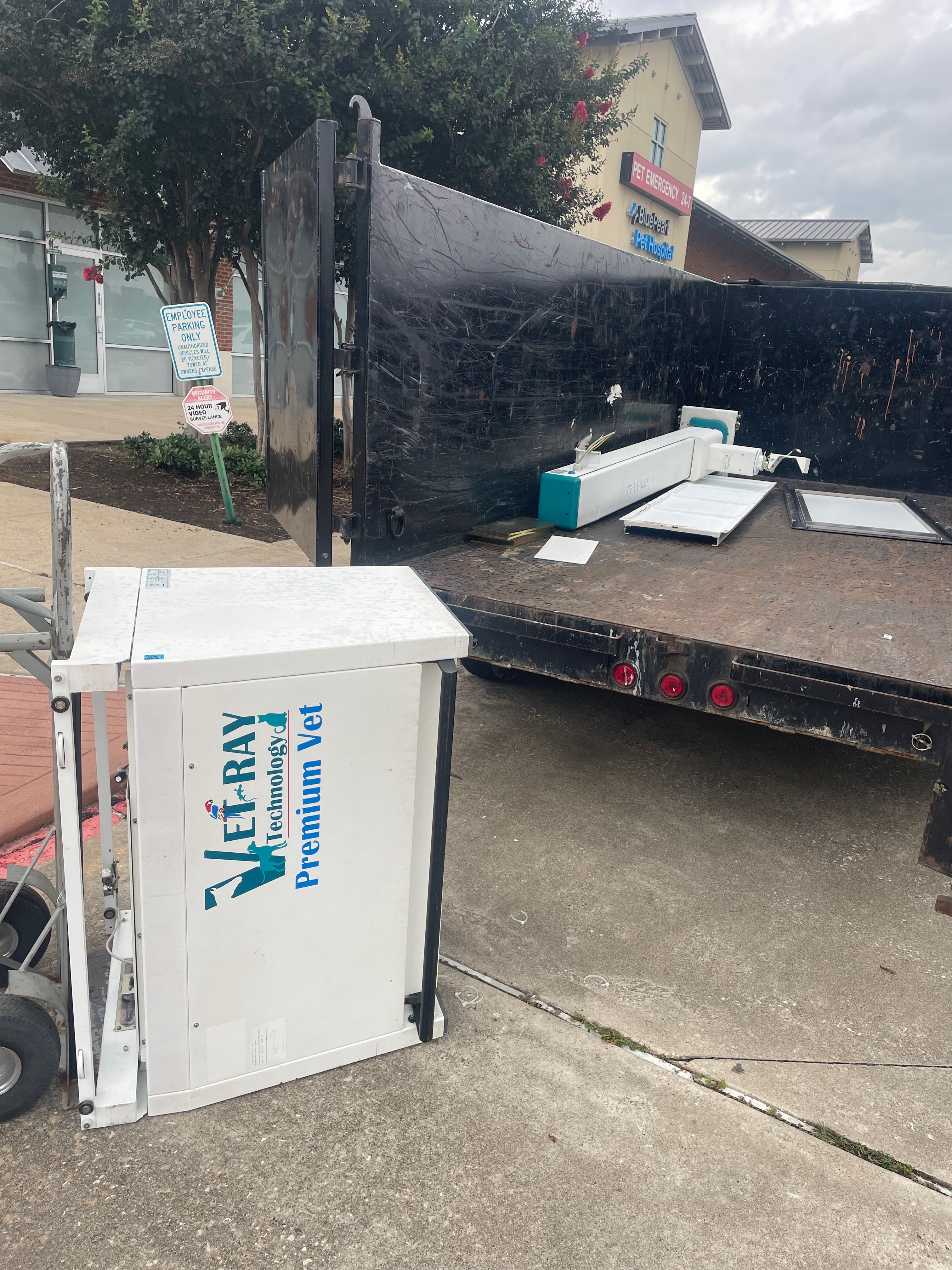 Office Cleanout — Commercial Cleanout in Cypress, TX